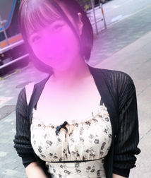 FC2-PPV-4819222 服の上からもで分かるメガトン級おっぱいのめいちゃんに車内フェラしてもらって口内射精＆精飲！