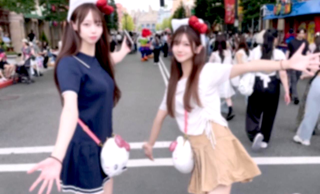 FC2-PPV-4822500 顔出し解禁、伝説 *高からの同旧生のﾕｲ＆ﾋｶﾙのﾊｰﾚﾑ３P。過去最高美女のW潮吹きに連続中出しでFC２に歴史を刻む