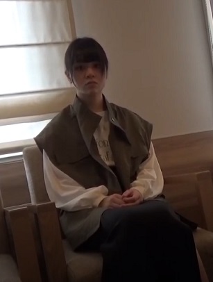 FC2PPV 4815064 ※1/5まで65OFF※【素人個撮】北国の自然が育んだ素朴な１８才天然美◯ジョがオジさんにガン突きされて初中出し