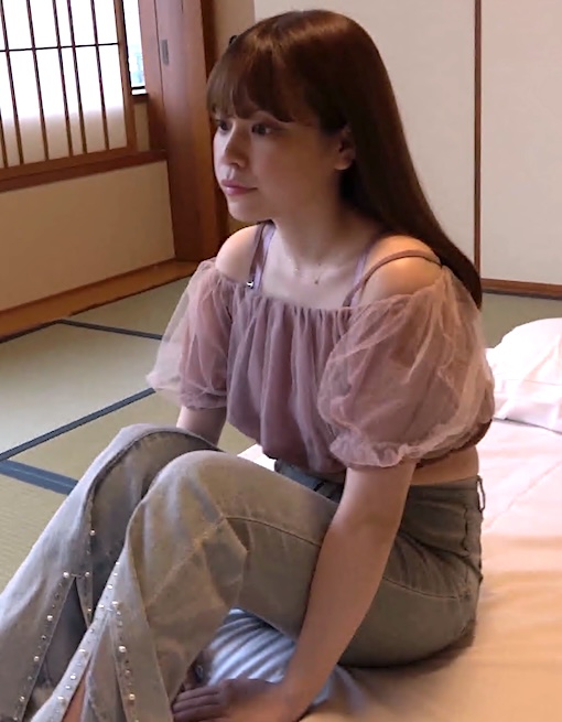 FC2-PPV-4824605 ハメ撮り、スレンダー美人の人妻に種付け中出し調教