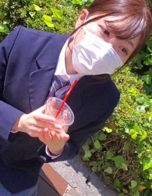 FC2-PPV-1932869 純粋無垢の美少女と密室観覧車で2人きりのデート・・無抵抗な教え子に中出し！