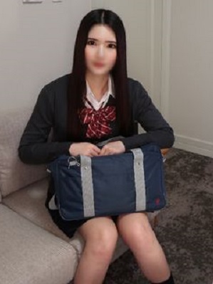 FC2PPV 4827494 [期間限定で大放出!15000pt➡1980pt] 無修正＜黒髪ロング美肌清楚系ちゃん＞経験人数は元カレ1人！半年ご無沙汰！ゴム外して膣奥までずっぷり生挿入➡イグイグ喘ぎまくるドMマンコに中出し！