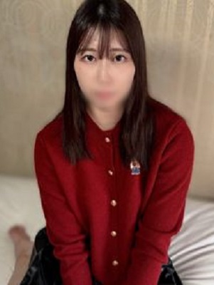 FC2PPV 4825618 中出しピース！【無】【中出し】マジメに働くOLさんがベッドでは言われるがままのオナホ気質。でもドMなので毛ありまんこから愛液を出しまくる変態。オナホらしくピースしながら中出しされても笑顔でした。※特典