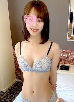 FC2 PPV 4830162 銀行の窓口で働く社会人２年目の美人スレンダー。黒ストッキングを破いた先には大量の愛液がこぼれ落ちる。 大量潮吹きに羞恥の表情、美しいお顔に大量顔射。