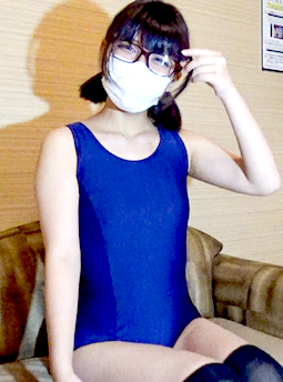 FC2 PPV 4833912 【第二弾】小悪魔的メガネ美女がびしょ濡れシミ感じまくり生ハメ