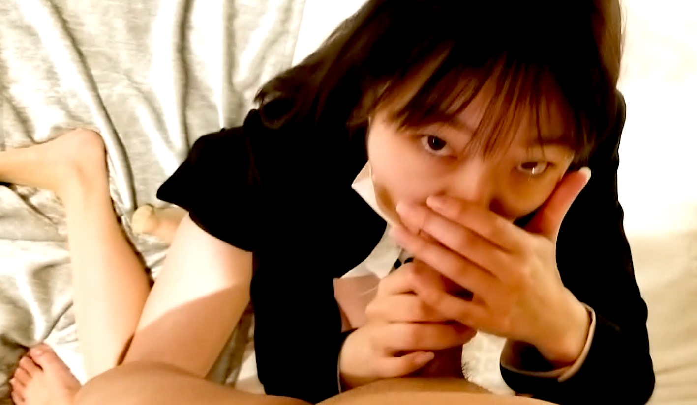 FC2-PPV-4842521 清楚/素人、着衣のまま現/役の就◯生と生ハメSEX。全身で感じて快楽堕ち。