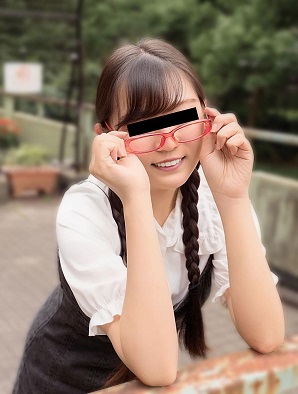 10musume 天然むすめ 021426_01 お尻の開発にも興味津々な赤メガネ娘