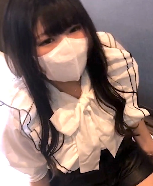 FC2-PPV-4849100 ゆに18歳・顔射・生。ニコニコ黒髪ぽっちゃりちゃんが全て言いなり。マスクを外してアナルの中までディープに舐めさせる（072）