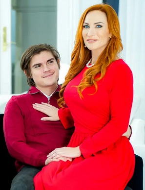 Mom Swap - Sophia Locke , Whitney OC - Homeschooled Sex Ed: Learn How to Please Your Teachers