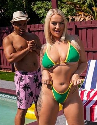 Dads Love Porn - Elana Bunnz - Elana Bunnz Crashes The Party