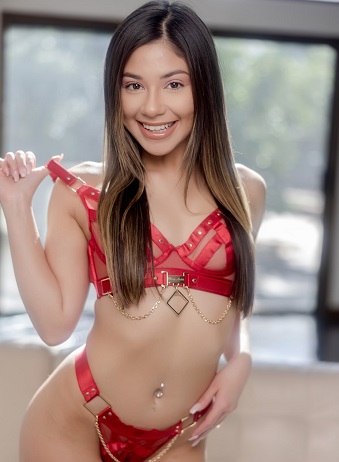 Brazzers Exxtra - Xxlayna Marie - Squirt This Way