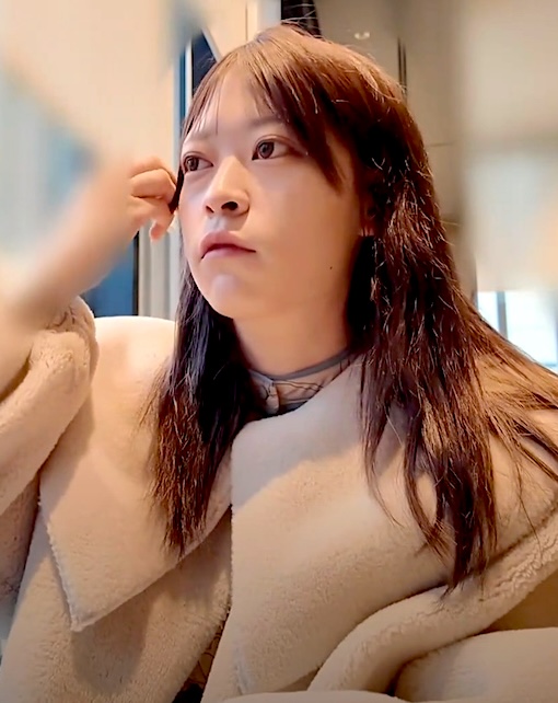 FC2PPV 4863320 【4/3迄1190pt】【初撮】※特典付　上品で色白なピアノ美人講師。生意気ながらも黒巨根見たら即ハメ。膣奥まで突かれ、ぴちょぴちょマンコにたっぷり中出し