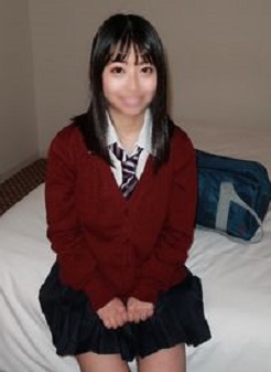 FC2PPV 4866022 [期間限定で大放出!15000pt➡1980pt]無修正＜♡未処理でふっさふさの陰毛＞美乳制服女子のマンコ⇒途中ゴム外して生挿入＆中出し