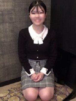 FC2PPV 4868478 【初撮り】パン屋の開業を夢見る専門のパンのような色白できめ細かな肌に特製クリームを注ぎ込む。