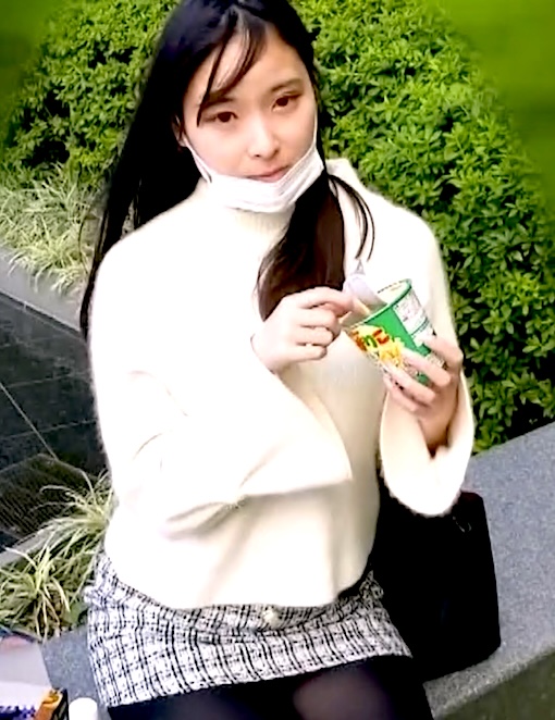 FC2-PPV-4877925 パンスト姿がエロすぎる事務員と着衣で生ハメSEX