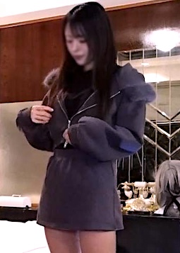 FC2-PPV-4853802 ゼンゼ**ナ フォロワー数〇万人清楚売りコスプレイヤーさんのウラの顔。コミケ終わりのムレムレち〇ぽを優しく貪る甘サドオフパコ