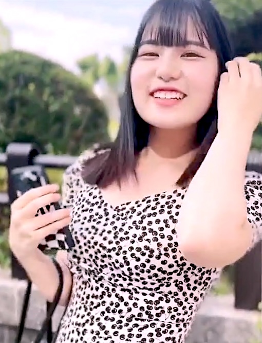 FC2-PPV-4884383 人生初の巨根体験！恥ずかしがりながらも感じまくっている正統派美女に大量中出し！！