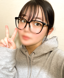 FC2PPV 4883198 5/7まで990pt!!※特典付 眼鏡っ子JD19歳がオカネに釣られてスク水コスハメ撮り。あどけなさ残る体を何度もイかせ、「外に出して…」と言われてもそのまま生中出し！