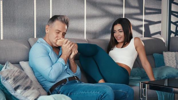 Brazzers Exxtra - Martina Smeraldi - A Good Days Work