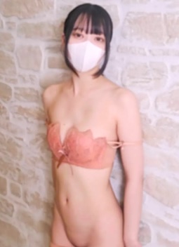 FC2-PPV-4888097 完全素人・生中出し、とってもクリが敏感で、すぐにパンティに染みを作る、スレンダーで可愛いOLさんに、おじさん大興奮！極太チンポで、汁まみれのまんこに生（なま）中出し２発！