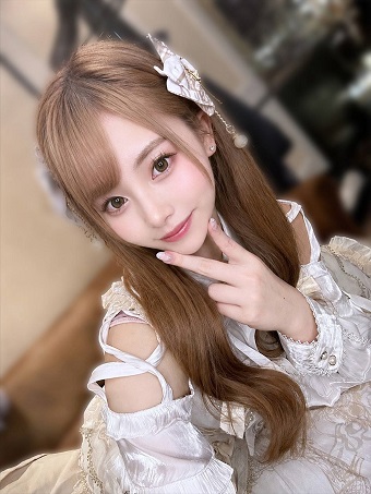FC2PPV 4904121 【顔出し解禁】”フォロワー急増中18歳美女コスプレイヤー”FC2衝撃出演。危険日中出し希少映像『1時間24分』。※残りわずか[有]