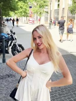Jacquie Et Michel TV - Maya - Surrounded by two men, 28-year-old Maya is happier than ever