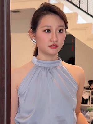 美しくカリスマ性のある中国人ブロガー、クロエ・リンは、2013年4月26日にFapHouseに「実践的な指導」という記事を投稿しました。講師クロエ・リンによる、体を通して生物学を学ぶ方法を生徒に教えるという内容です。