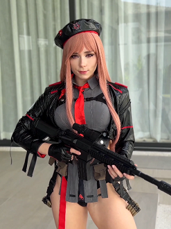 ロシアのトップコスプレイヤー「Sweetie Fox」（ManyVids.24.04.01）がニキラ・ピのコスプレをし、激しく挿入されながらディープスロートのオーラルセックスや様々な体位を披露し、彼女の大きな尻は精液で覆われている。