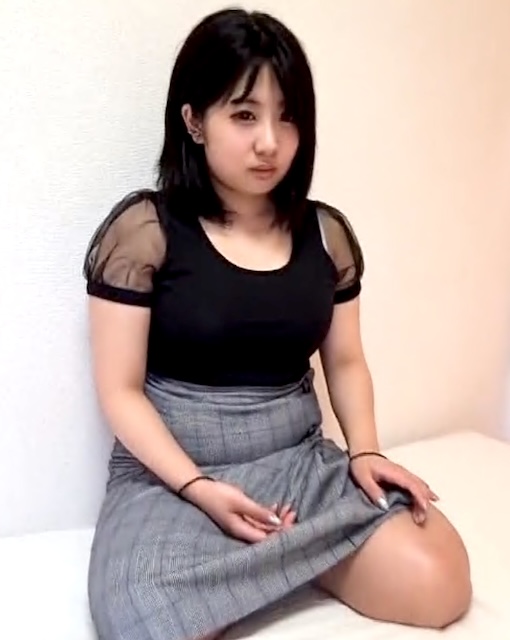 FC2-PPV-4939937 【個撮】むちむち銀行員と3P生SEX！！着衣のまま思う存分オカしまくり！イキまくり！