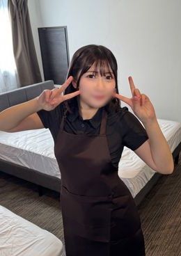 FC2PPV 4930994 ホテルの清掃のアルバイトちゃんにフル勃起ち〇ぽオナニー見せつけたらなんと興味津々…！中出しＳＥＸまで持ち込めました[有]