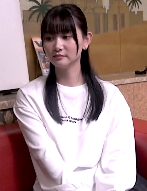 FC2-PPV-4960075 【還暦ガチ老人VS爆乳すぎる地味*】デカパイ巨尻クビレの完璧ボディなのにオドオドする内気性格で
