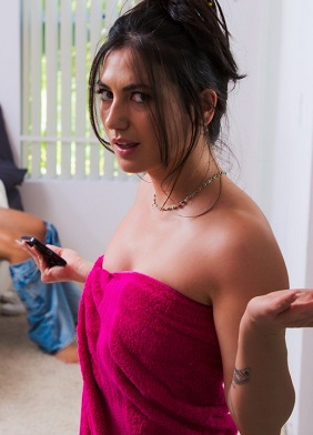 My Pervy Family - Megan Mistakes - Sniffing My Stepsiss Sweaty Pussy