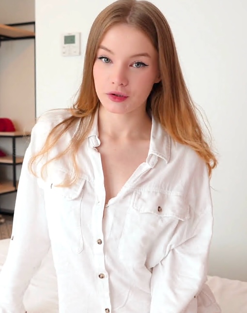 ロシアの絶世の美女「Diana Rider」（FapHouse 2024.01.25）――夫はゲームに夢中で手は塞がったまま、ぐるぐる巻きに縛られた若き妻の蜜壺は、​​激しく犯されて愛液でびしょ濡れに。
