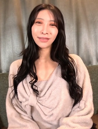 FC2PPV 4979809 【完全シークレット版】【顔出し】【潮吹き】【生中】24歳OL彩花さん、清楚系なのにクソびっち、潮吹くオホ声、何度も中イキする彼女の醜態性【第１章】