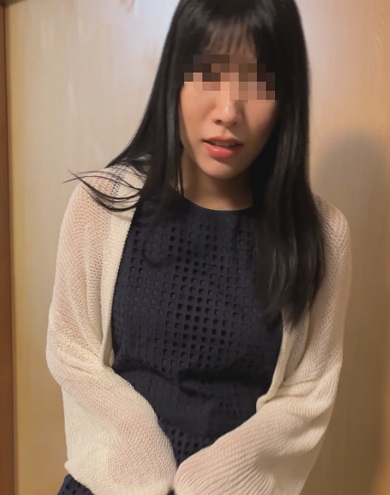 FC2PPV 4989978 【個撮】白昼おKOさんの遊ぶ部屋で。焦る奥さんと業務優先の私。見つかってないと思います。