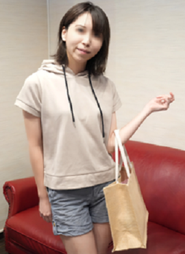 FC2PPV 4996901 【修正有ｘ個人撮影】在宅イラストレーターの人妻の松田さん、エロ漫画の依頼が入ったのでインスピレーションを得たいから自らエロ動画に出演しに来た美人若妻さん！[有]