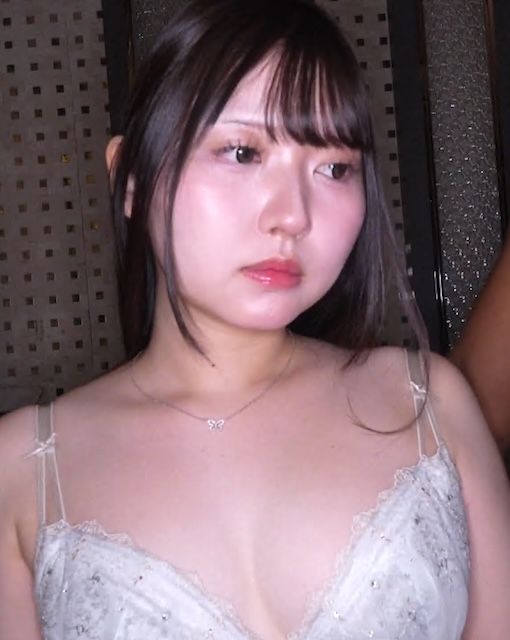 FC2-PPV-4999223 色白美女が黒人と国際交流。というか日本人とヤリたいだけの黒人の性欲処理。